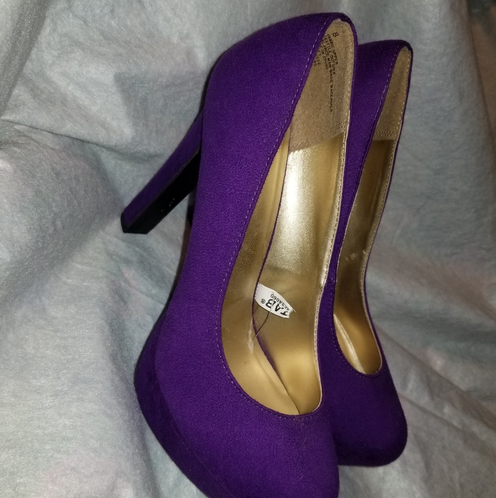 COPY - NWOT Purple pumps size 8